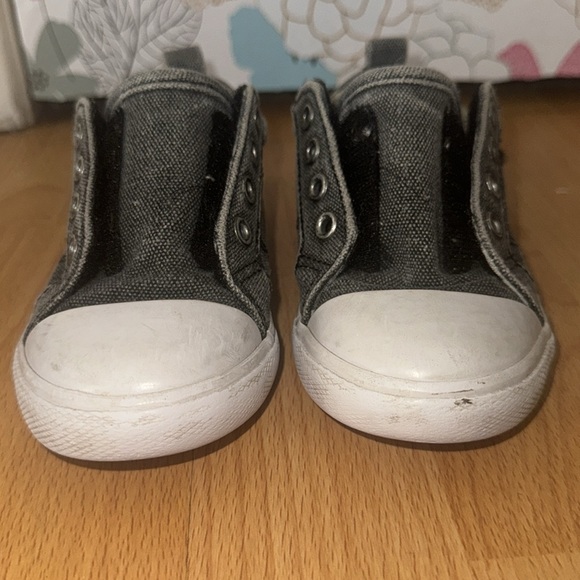 CAT & JACK VELCRO SHOES - Picture 5 of 5